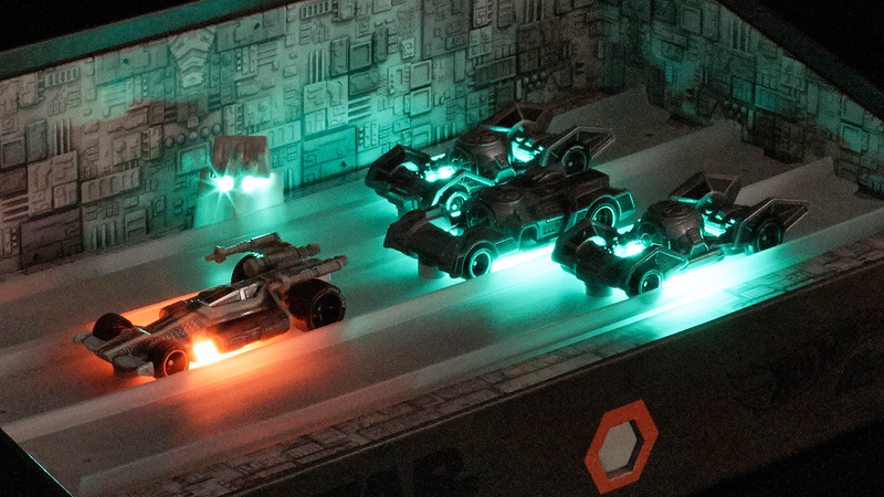 Illustration for article titled Hot Wheels Can Charge Me Whatever It Wants For These TIE Fighter vs. X-Wing Cars